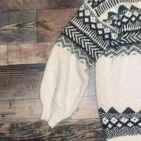 American Eagle Outfitters Jegging Fit sweater size XSMALL - Picture 3 of 5